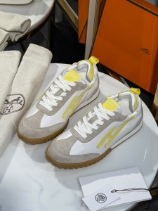 ЖЕНСКИЕ КРОССОВКИ HERMES ЖЕНСКИЕ КРОССОВКИ HERMES