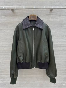 ЖЕНСКАЯ КОЖАНАЯ КУРТКА БОМБЕР BOTTEGA VENETA ЗЕЛЕНАЯ ЖЕНСКАЯ КОЖАНАЯ КУРТКА БОМБЕР BOTTEGA VENETA ЗЕЛЕНАЯ