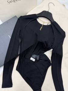 ЖЕНСКОЕ БОДИ SAINT LAURENT ЧЕРНОЕ ЖЕНСКОЕ БОДИ SAINT LAURENT ЧЕРНОЕ