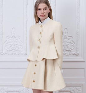 ЖЕНСКИЙ КОСТЮМ CHRISTIAN DIOR БЕЛЫЙ ЖЕНСКИЙ КОСТЮМ CHRISTIAN DIOR БЕЛЫЙ