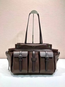 ЖЕНСКАЯ КОЖАНАЯ КУРТКА PRADA ШОКОЛАДНАЯ ЖЕНСКАЯ КОЖАНАЯ КУРТКА PRADA ШОКОЛАДНАЯ