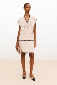 ЖЕНСКИЙ КОСТЮМ CHANEL БЕЛЫЙ ЖЕНСКИЙ КОСТЮМ CHANEL БЕЛЫЙ