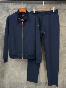 МУЖСКОЙ СПОРТИВНЫЙ КОСТЮМ KITON CИНИЙ МУЖСКОЙ СПОРТИВНЫЙ КОСТЮМ KITON CИНИЙ