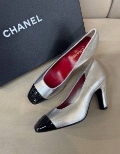 ЖЕНСКИЕ ТУФЛИ CHANEL СЕРЕБРИСТЫЕ ЖЕНСКИЕ ТУФЛИ CHANEL СЕРЕБРИСТЫЕ