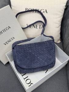 МУЖСКАЯ ЗАМШЕВАЯ СУМКА BOTTEGA VENETA СИНЯЯ МУЖСКАЯ ЗАМШЕВАЯ СУМКА BOTTEGA VENETA СИНЯЯ