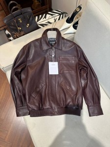 ЖЕНСКАЯ КОЖАНАЯ КУРТКА CHANEL БОРДОВАЯ ЖЕНСКАЯ КОЖАНАЯ КУРТКА CHANEL БОРДОВАЯ