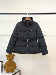 ЖЕНСКИЙ ПУХОВИК PRADA СЕРЫЙ ЖЕНСКИЙ ПУХОВИК PRADA СЕРЫЙ