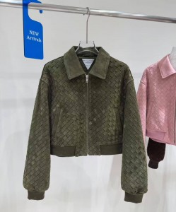 ЖЕНСКАЯ ЗАМШЕВАЯ КУРТКА BOTTEGA VENETA ЗЕЛЕНАЯ ЖЕНСКАЯ ЗАМШЕВАЯ КУРТКА BOTTEGA VENETA ЗЕЛЕНАЯ