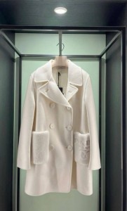 ЖЕНСКОЕ ПАЛЬТО PRADA БЕЛОЕ ЖЕНСКОЕ ПАЛЬТО PRADA БЕЛОЕ