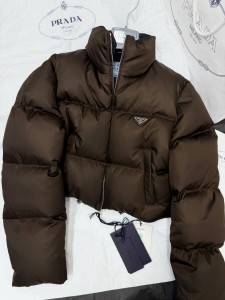 ЖЕНСКИЙ ПУХОВИК PRADA ШОКОЛАДНЫЙ ЖЕНСКИЙ ПУХОВИК PRADA ШОКОЛАДНЫЙ