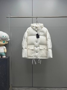 ЖЕНСКИЙ ПУХОВИК PRADA БЕЛЫЙ ЖЕНСКИЙ ПУХОВИК PRADA БЕЛЫЙ