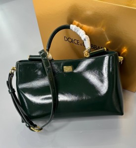ЖЕНСКАЯ СУМКА DOLCE&GABBANA ЗЕЛЕНАЯ ЖЕНСКАЯ СУМКА DOLCE&GABBANA ЗЕЛЕНАЯ
