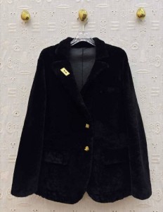 ЖЕНСКАЯ ШУБА С МЕХОМ SCHIAPARELLI ЧЕРНАЯ ЖЕНСКАЯ ШУБА С МЕХОМ SCHIAPARELLI ЧЕРНАЯ