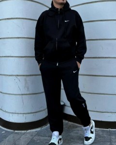 МУЖСКОЙ СПОРТИВНЫЙ КОСТЮМ NIKE&SUPREME МУЖСКОЙ СПОРТИВНЫЙ КОСТЮМ NIKE&SUPREME