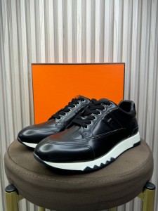 МУЖСКИЕ КОЖАНЫЕ КРОССОВКИ HERMES ЧЕРНЫЕ МУЖСКИЕ КОЖАНЫЕ КРОССОВКИ HERMES ЧЕРНЫЕ