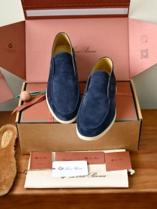 МУЖСКИЕ ЗАМШЕВЫЕ ЛОФЕРЫ LORO PIANA СИНИЕ МУЖСКИЕ ЗАМШЕВЫЕ ЛОФЕРЫ LORO PIANA СИНИЕ