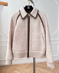 ЖЕНСКИЙ БОМБЕР CHANEL БЕЖЕВЫЙ ЖЕНСКИЙ БОМБЕР CHANEL БЕЖЕВЫЙ