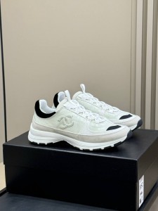 ЖЕНСКИЕ БЕЛЫЕ КРОССОВКИ CHANEL ЖЕНСКИЕ БЕЛЫЕ КРОССОВКИ CHANEL