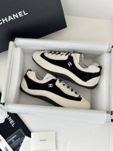 ЖЕНСКИЕ БЕЖЕВЫЕ КРОССОВКИ CHANEL ЖЕНСКИЕ БЕЖЕВЫЕ КРОССОВКИ CHANEL