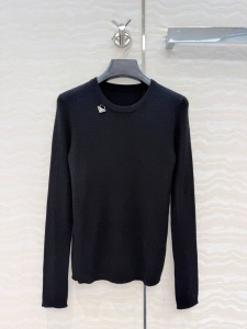 ЖЕНСКИЙ ЧЕРНЫЙ ЛОНГСЛИВ PRADA ЖЕНСКИЙ ЧЕРНЫЙ ЛОНГСЛИВ PRADA