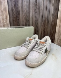 ЖЕНСКИЕ ЗАМШЕВЫЕ КЕДЫ С МЕХОМ GOLDEN GOOSE СЕРЫЕ ЖЕНСКИЕ ЗАМШЕВЫЕ КЕДЫ С МЕХОМ GOLDEN GOOSE СЕРЫЕ