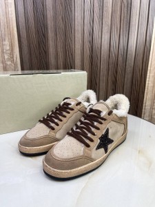 ЖЕНСКИЕ ЗАМШЕВЫЕ КЕДЫ С МЕХОМ GOLDEN GOOSE ЖЕНСКИЕ ЗАМШЕВЫЕ КЕДЫ С МЕХОМ GOLDEN GOOSE