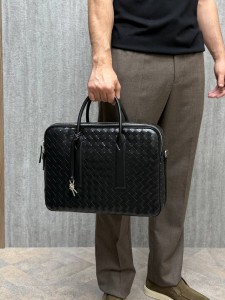 ЧЕРНЫЙ КОЖАНЫЙ ПОРТФЕЛЬ BOTTEGA VENETA ЧЕРНЫЙ ЧЕРНЫЙ КОЖАНЫЙ ПОРТФЕЛЬ BOTTEGA VENETA ЧЕРНЫЙ