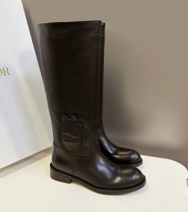 ЖЕНСКИЙ КОЖАНЫЕ САПОГИ CHRISTIAN DIOR ЧЕРНЫЕ ЖЕНСКИЙ КОЖАНЫЕ САПОГИ CHRISTIAN DIOR ЧЕРНЫЕ