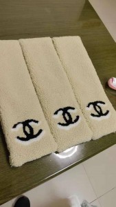 ЖЕНСКИЙ ШАРФ С МЕХОМ CHANEL БЕЛЫЙ ЖЕНСКИЙ ШАРФ С МЕХОМ CHANEL БЕЛЫЙ